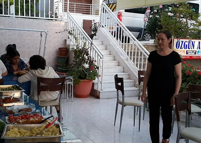 Ozgun Aparthotel Kusadasi