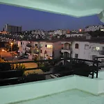 Ξενοδοχείο με διαμερίσματα Ozgun Κουσάντασι