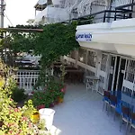 Ozgun Κουσάντασι