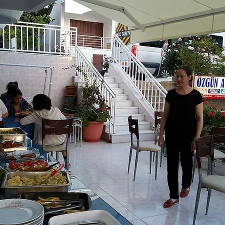 Ozgun Apartmanhotel Kusadası