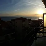 Ozgun מלון דירות 4*