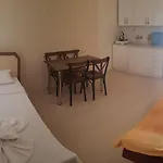 Ozgun מלון דירות 4*